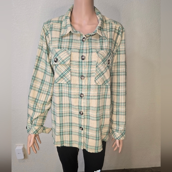 Democracy Frayed Plaid Longsleeve Button Down Women’s Medium - Picture 3 of 8
